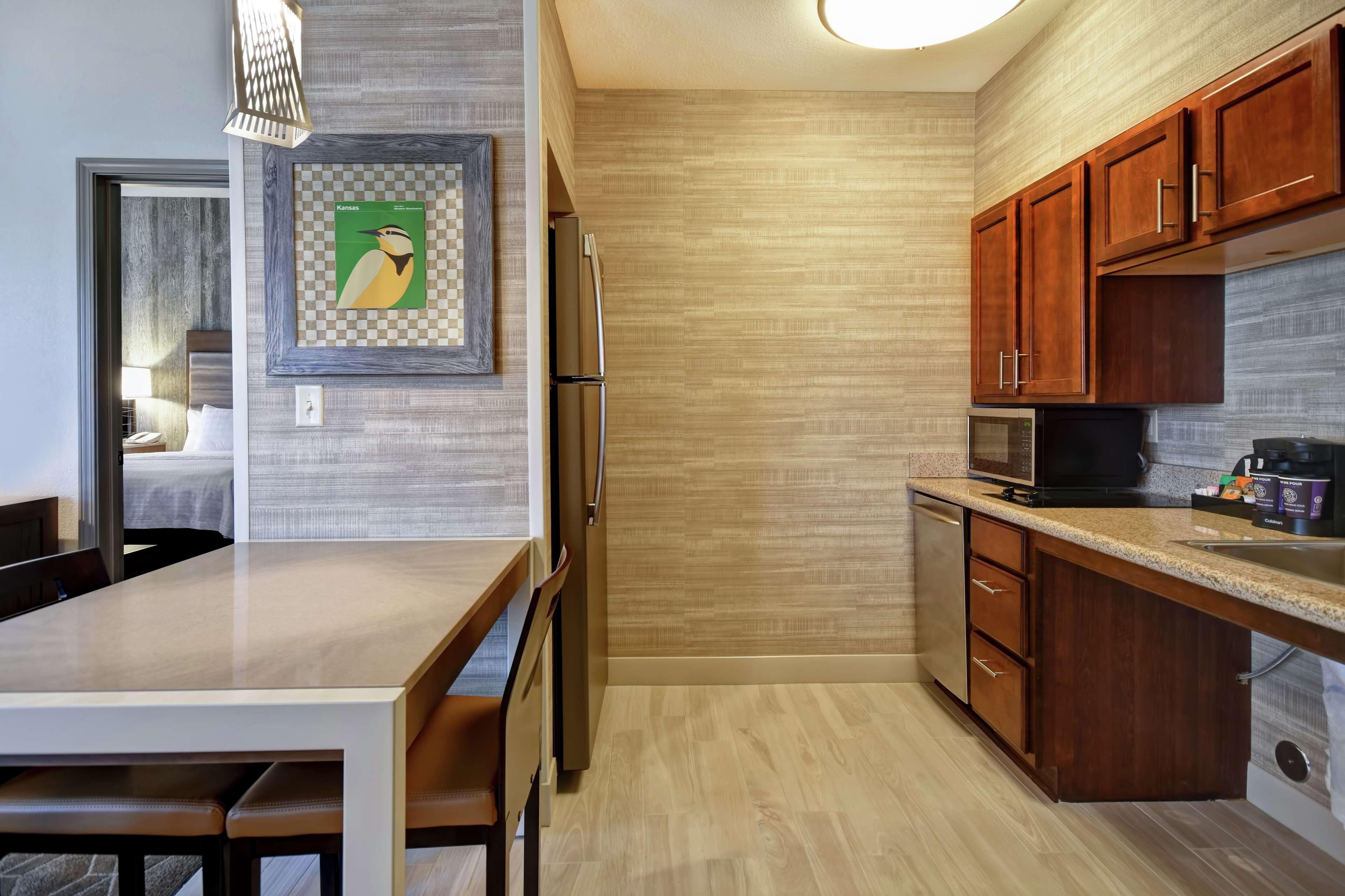 Homewood Suites By Hilton At The Waterfront Wichita Zewnętrze zdjęcie