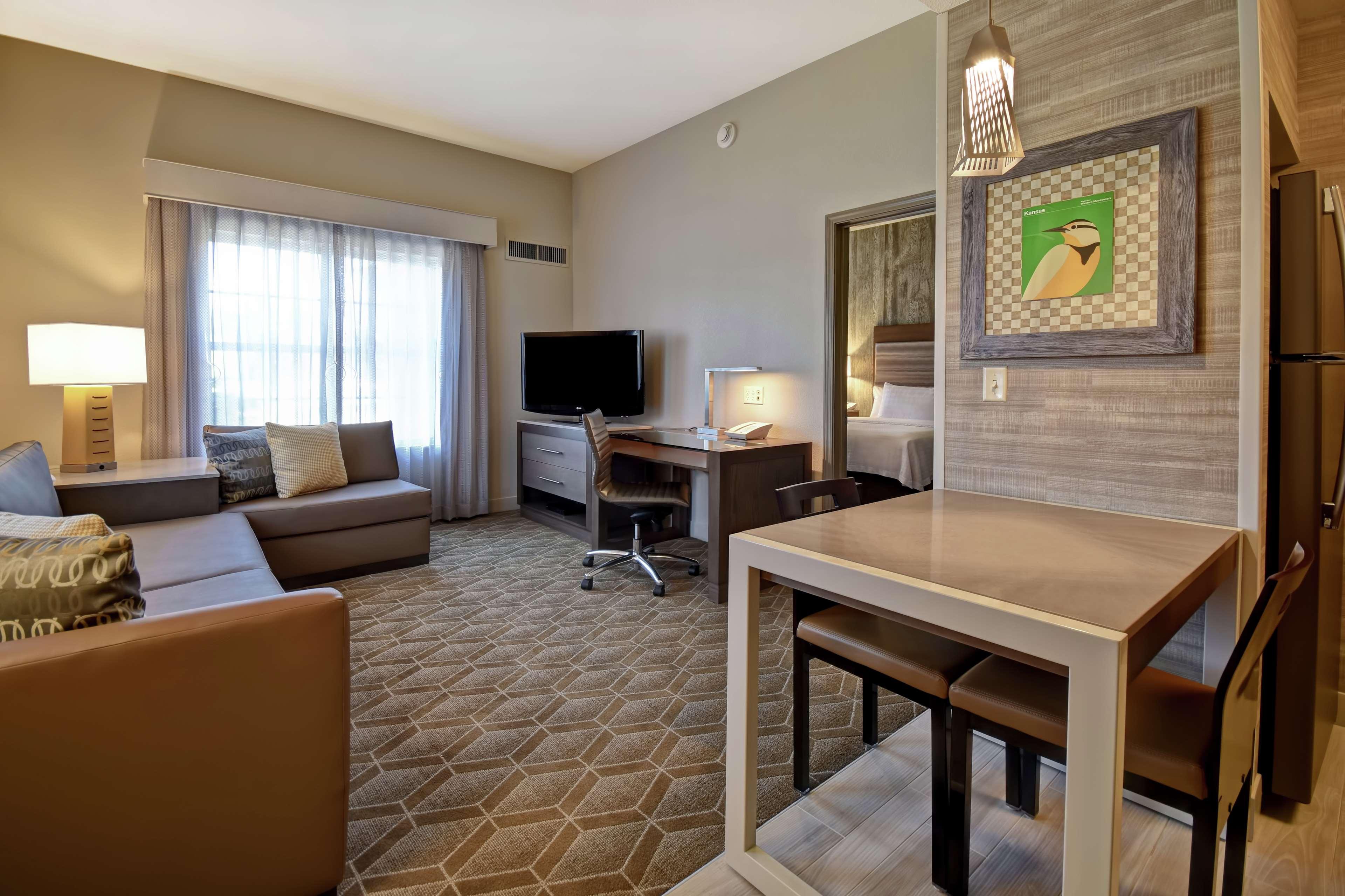Homewood Suites By Hilton At The Waterfront Wichita Zewnętrze zdjęcie