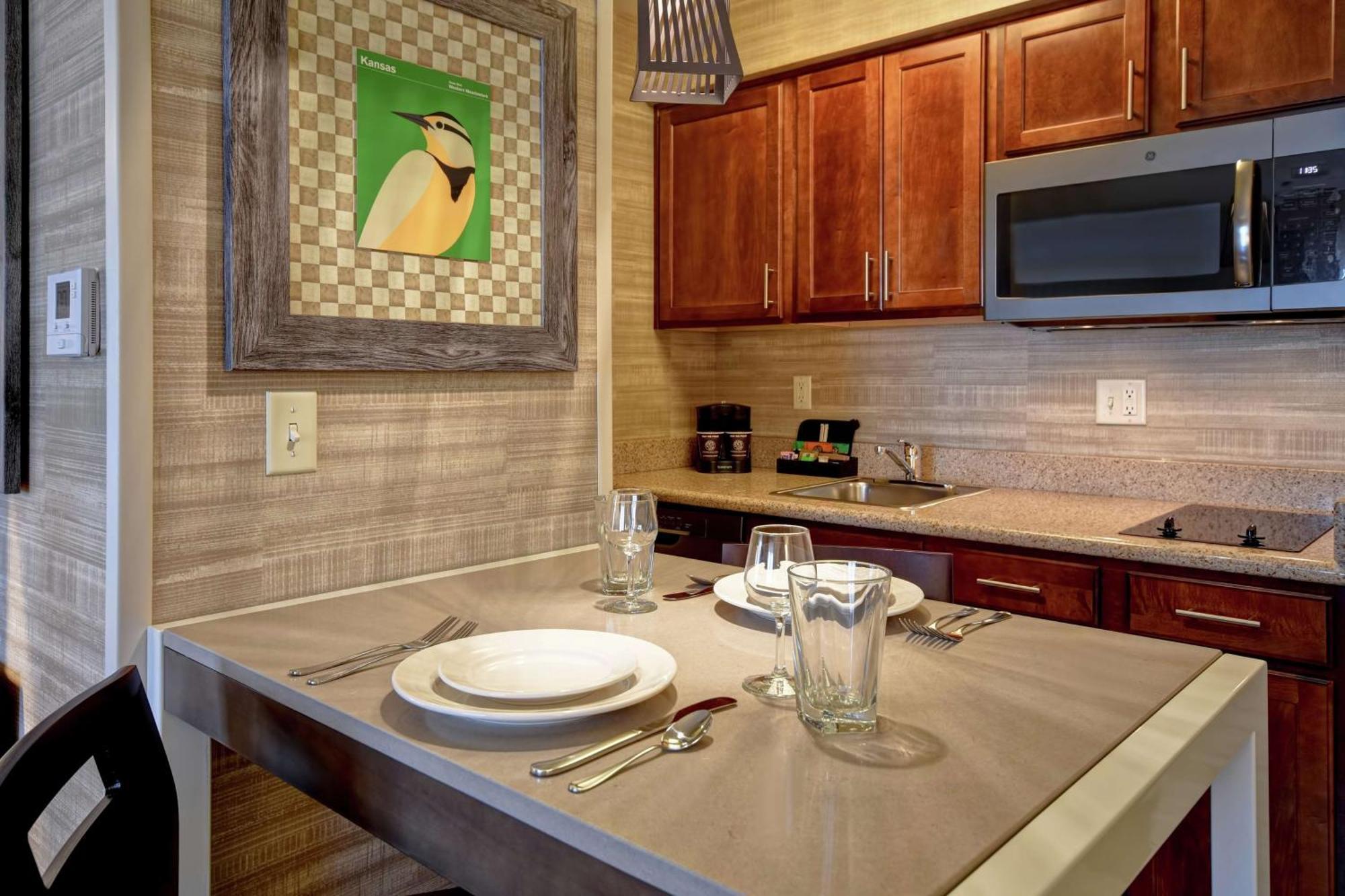 Homewood Suites By Hilton At The Waterfront Wichita Zewnętrze zdjęcie